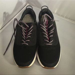 Reef athletic shoes